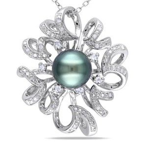 Diamond, Topaz and Tahitian Pearl pendant